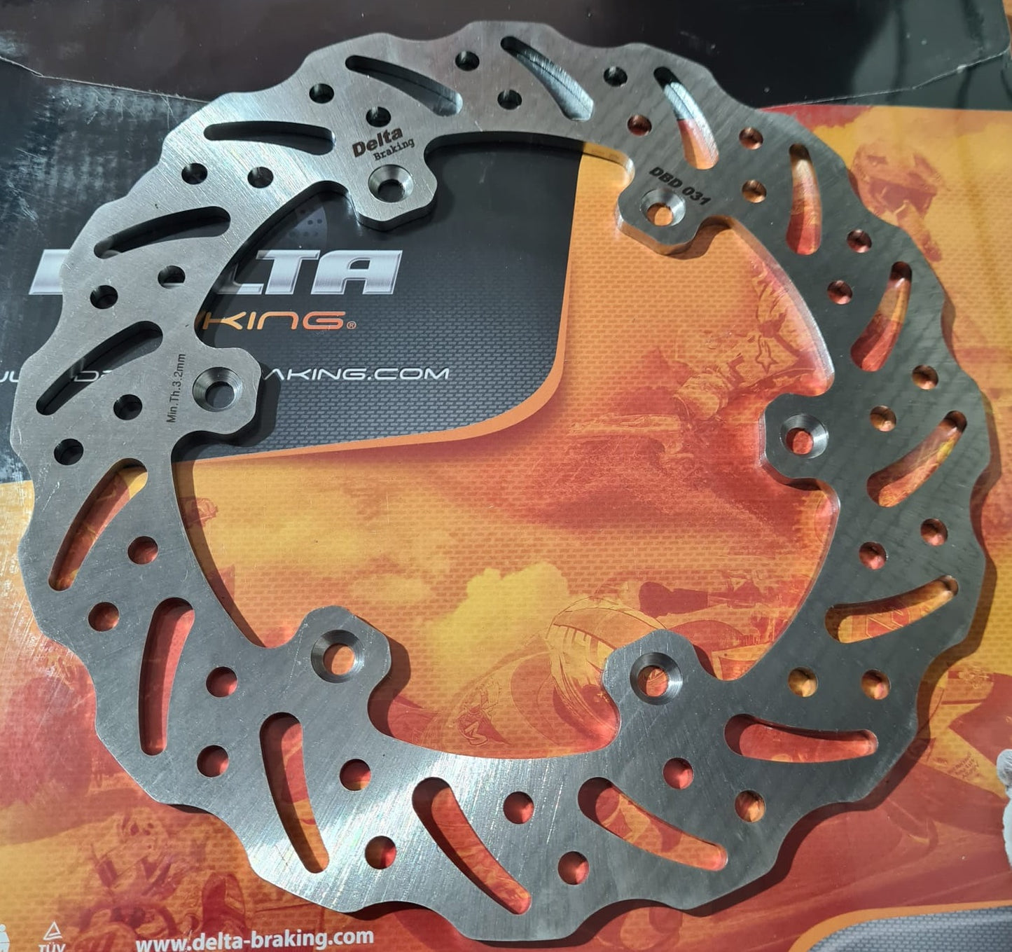 Delta Braking rear brake disc (220mm) Type G Yamaha YZ 125/250 1985-1997 & WR 250 1990-1997 & WRF/YZF 400 1998 & YZ 360 1989-1993 & WR 500 1992-1993
