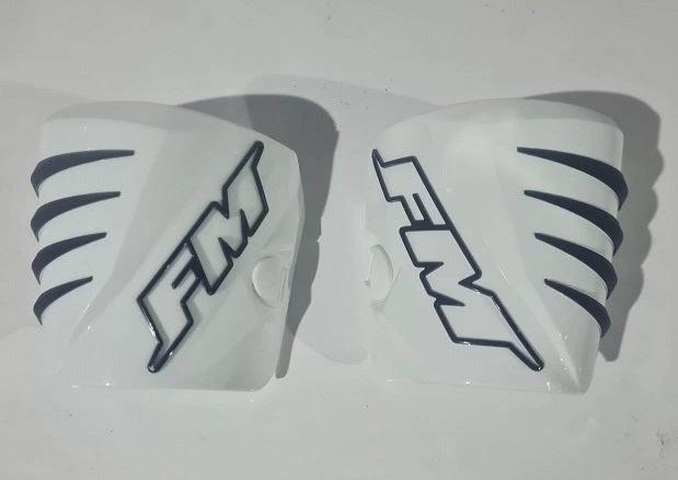FM Racing Frontplatte für Typhoon 3 MX-Stiefel Schwarz / Weiß ST.007.TY.3 2022 Kollektion - MxProStoreParts