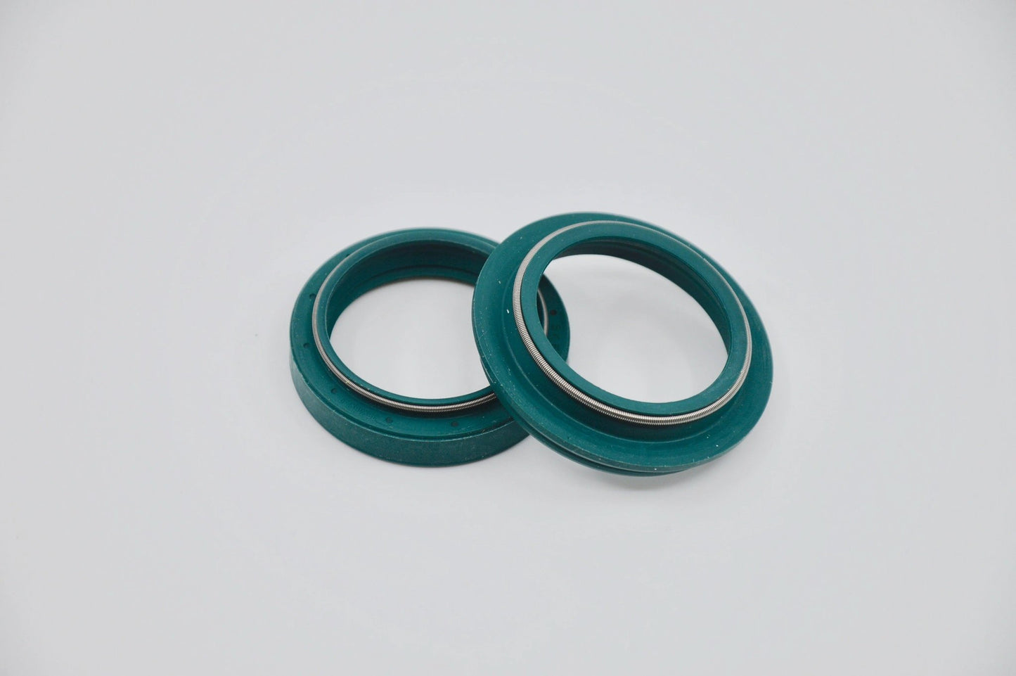 SKF oil and dust seal 35 mm WP '17-up, teal rubber with metal spring, 2-pack