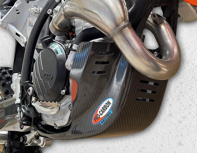 Pro Carbon blokbeschermer KTM SX - F 450 2023 - & EXC - F 450/500 2024 - & Husqvarna FC 450 2023 - & FE 450/501 2024 - & Gas Gas EC 450F/500F 2024 - MxProStoreParts