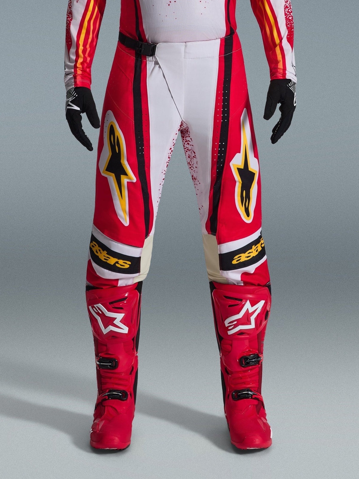 Alpinestars Techstar Nomur Broek 2026 – Licht grijs rood zwart
