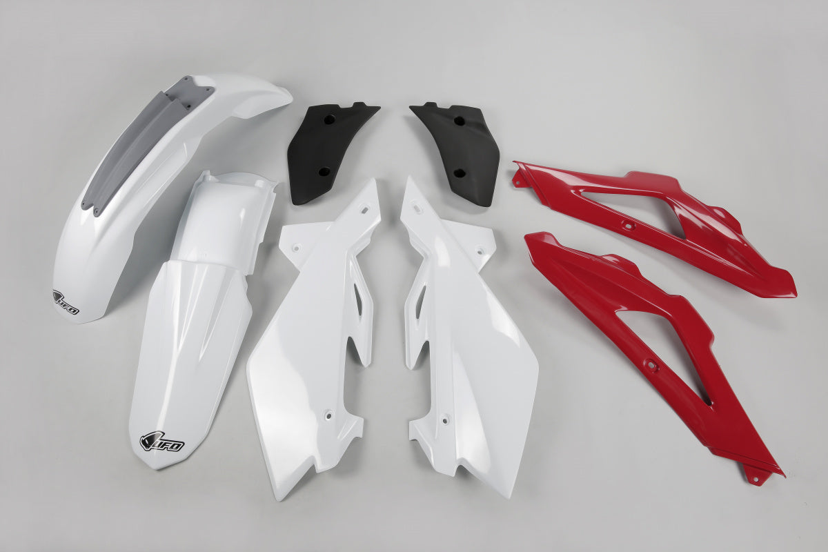 UFO Plastic kit 4-parts Red/white HVA 2-Stroke CR125/250 06-08
