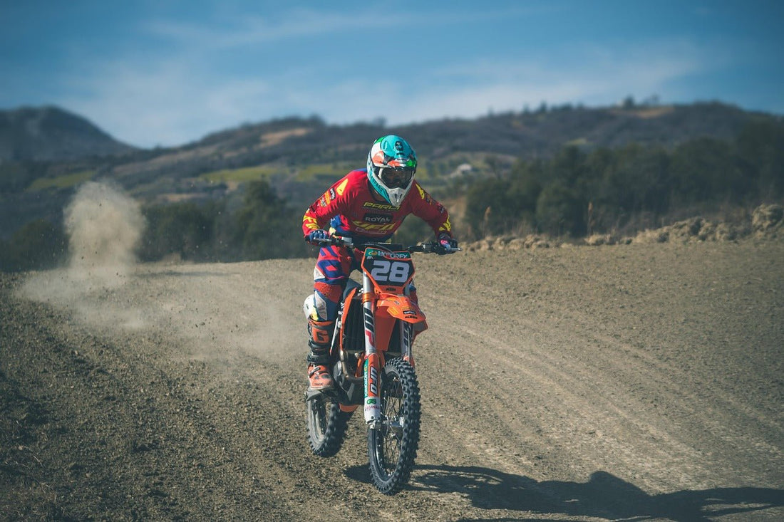 Strakke of ruime motorcross kleding? Zo kies je de juiste pasvorm - MxProStoreParts