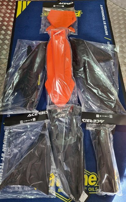 I-Plastics plastic kit ( incl voorvork beschermers ) Zwart / Oranje KTM SX 125/150/250/300 2023-2024 & SX-F 250/350/450 2023-2024