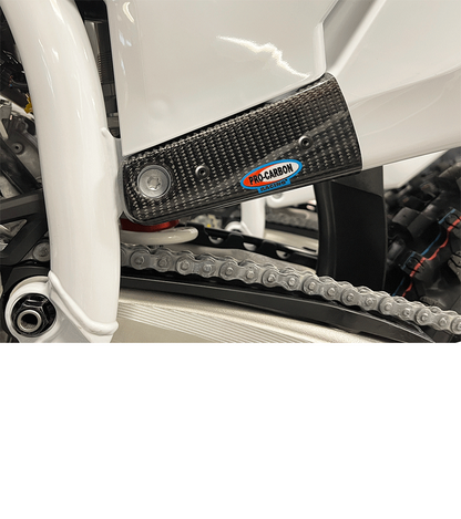 Pro Carbon sticker beschermer zijnummerborden Husqvarna TC 125/250 2023-2025 &amp; Husqvarna FC 250/350/450 2023-2025 &amp; TE 250/300 2024-2025 &amp; FE 250/350/450/501 2024-2025