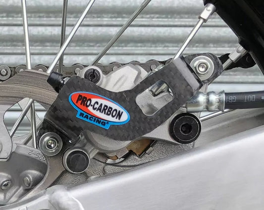 Pro Carbon achter remklauw beschermer Kawasaki KX250/450F 2006-2024