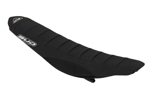 BUD zadelovertrek Zwart met Zwarte lijnen KTM SX 125/150/250 19- & SX-F 250/350/450 19- & EXC/EXC-F 250/300/350/450/500 20- & Gas Gas MC/MC-F/EC/EC-F 125-450 21-