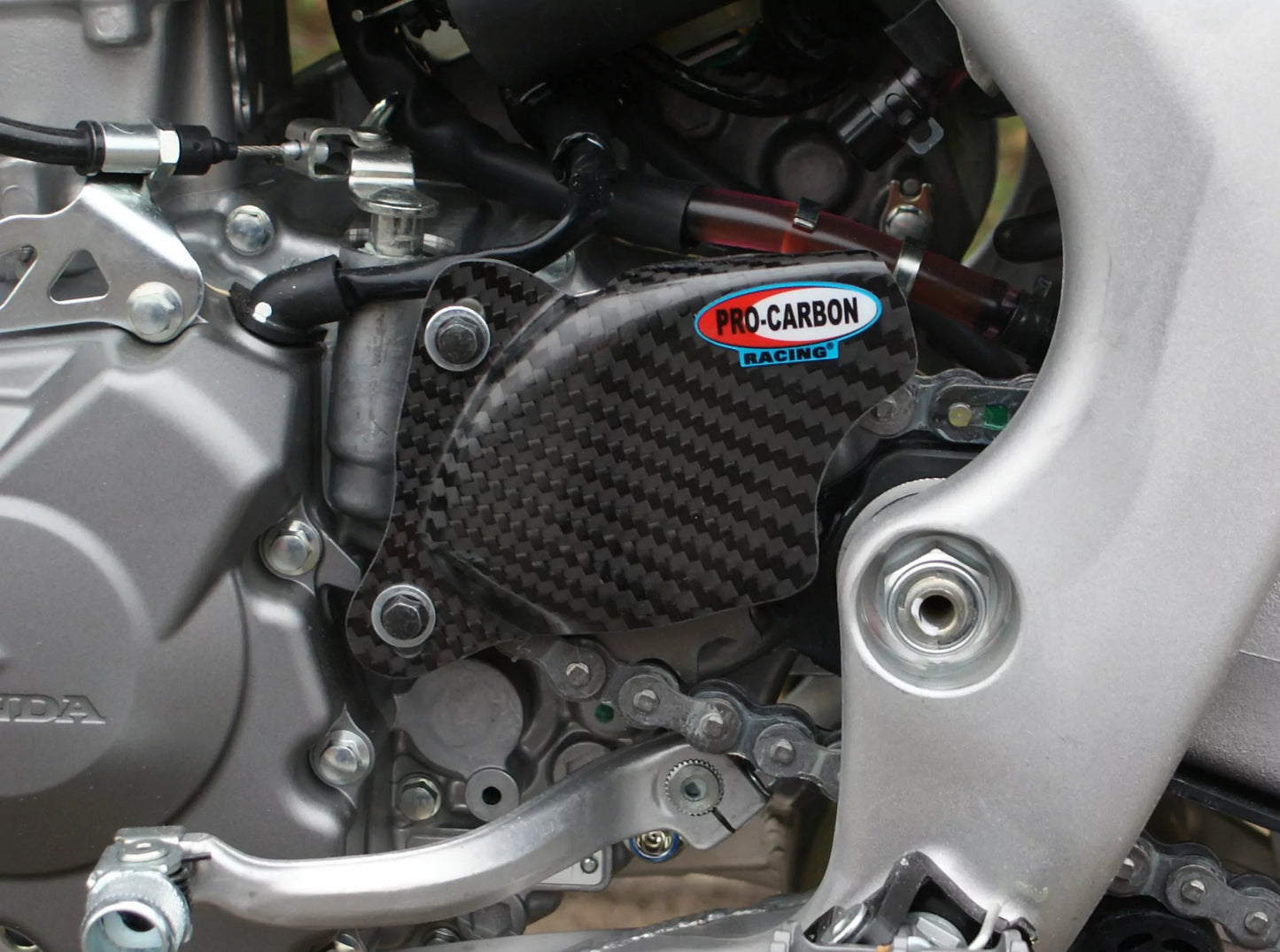 Pro Carbon voortandwiel beschermer Yamaha YZF/WRF 250 1998-2013 & YZ 450F 2000-2009 & WR 450F 1998-2013